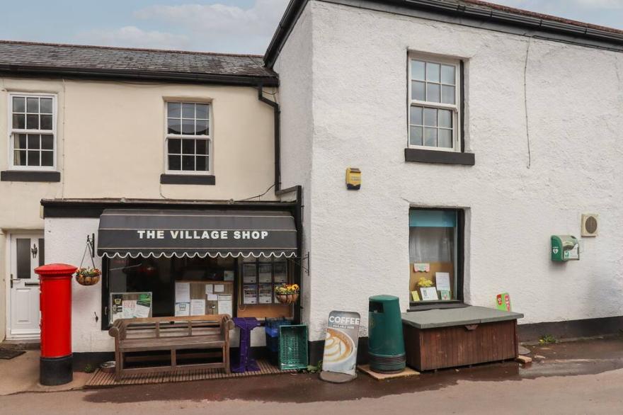 CORNERSIDE, pet friendly in Stokeinteignhead