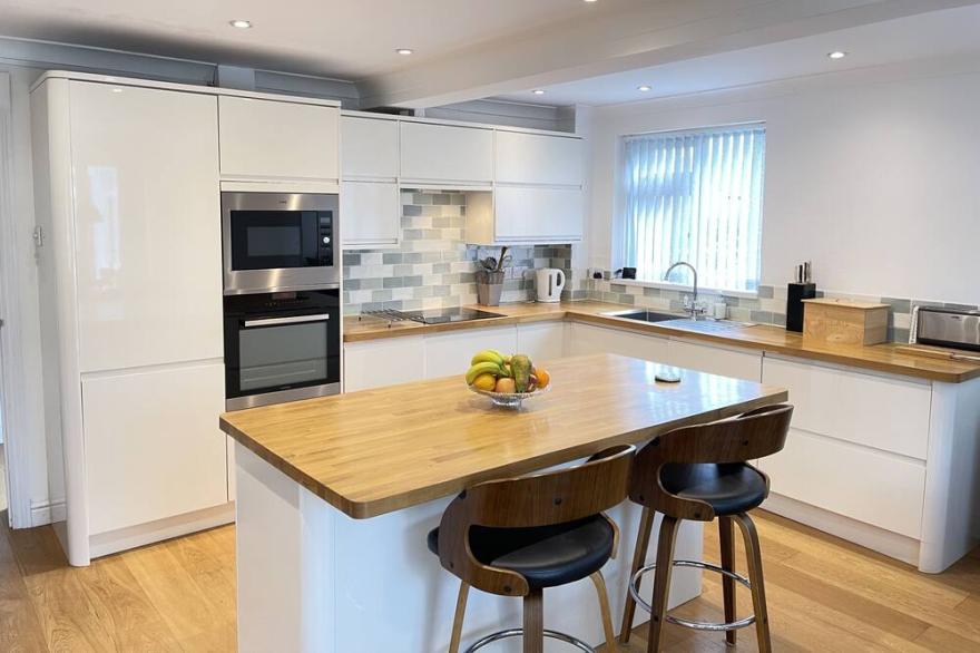 Gwaynten -  a house that sleeps 6 guests  in 3 bedrooms