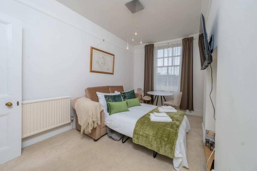 Westminster, London -Elegant One Bedroom Apartment