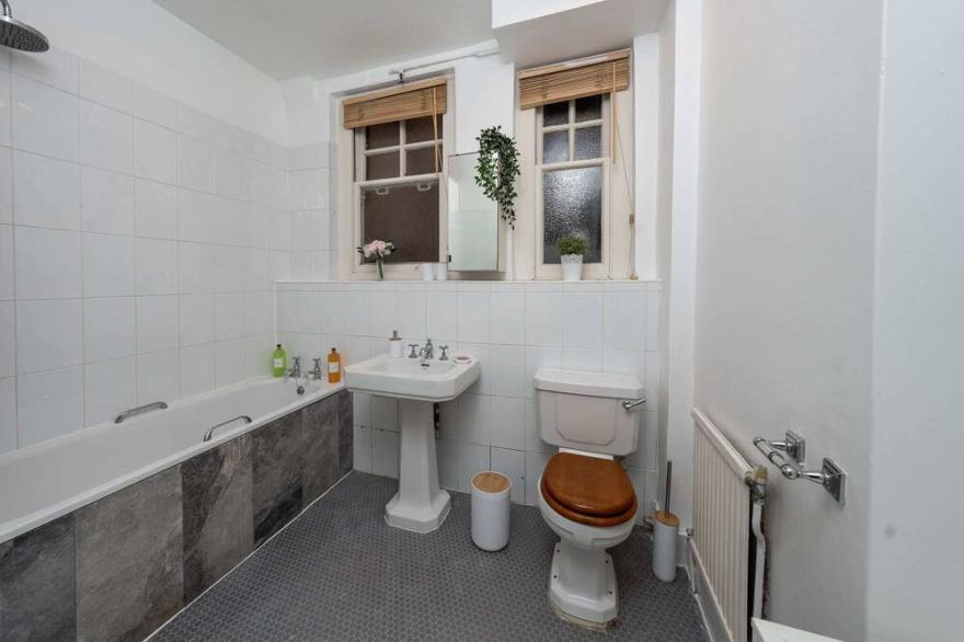 Westminster, London -Elegant One Bedroom Apartment