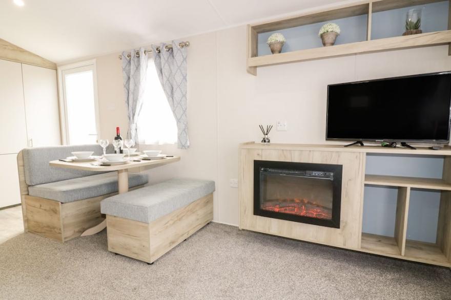 CUBERT NO.3, pet friendly, with hot tub in Goonhavern