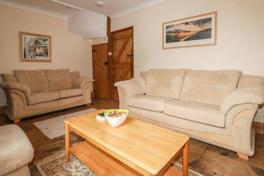 PENDOWER, pet friendly, country holiday cottage in Grampound