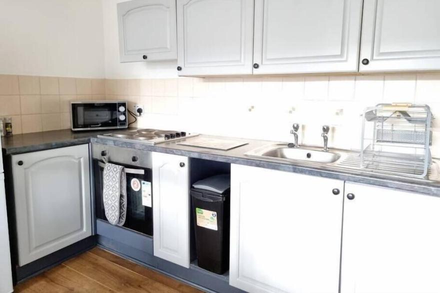 Lovely 2-bed in Inverness with Free Parking