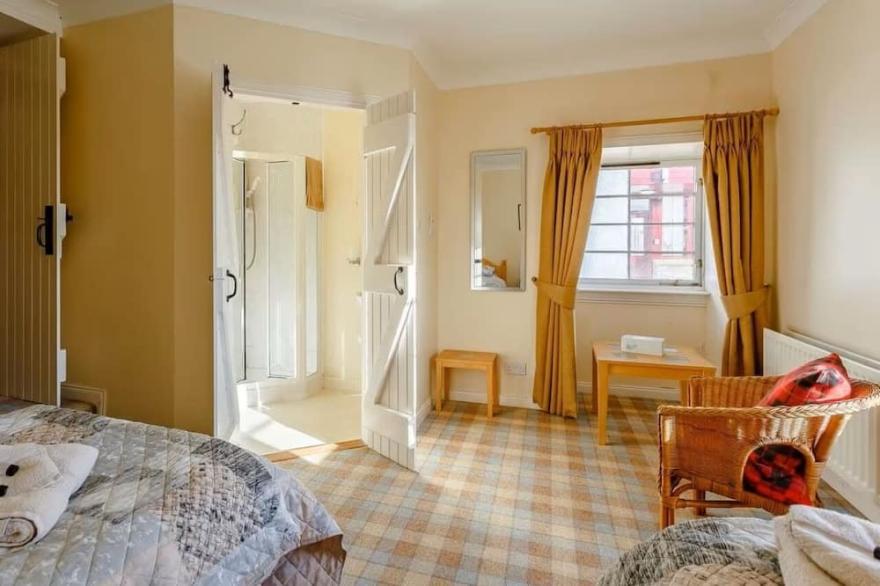 Luxury Self Catering Lodge With Indoor Private Swimming Pool And Sea View