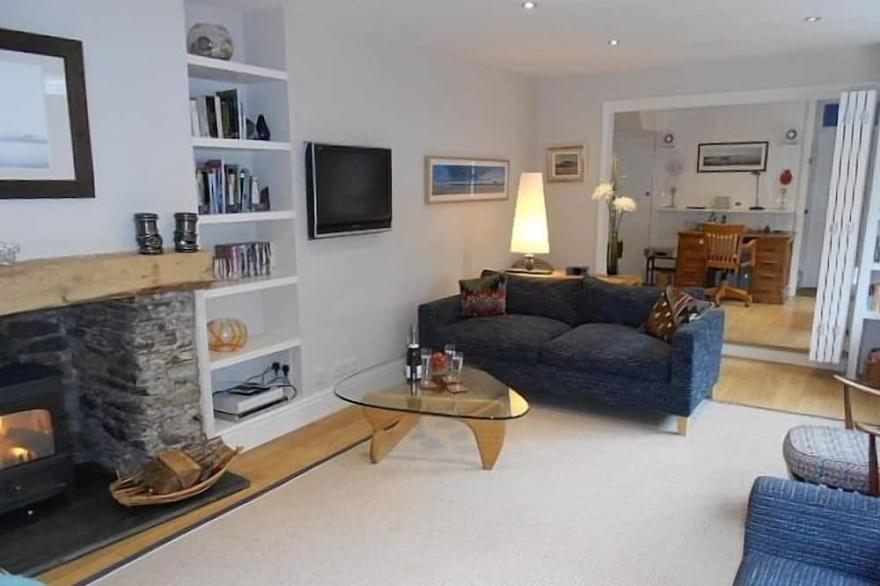 Immaculate 3 Bed 3 Bath Holiday Home In Beautiful Gardens with Pizza Oven