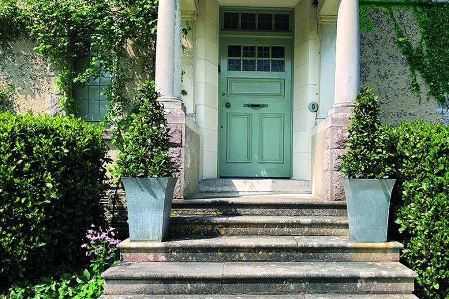 The Mount Swanage - sleeps 16 guests  in 7 bedrooms