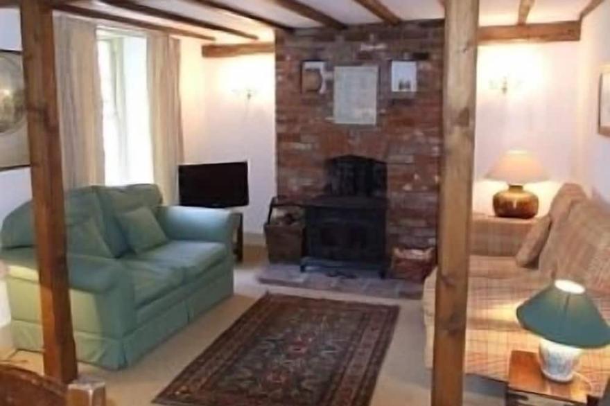 Charming 3 Bedroom 18th Century Cottage In 'Area Of Outstanding Natural Beauty'