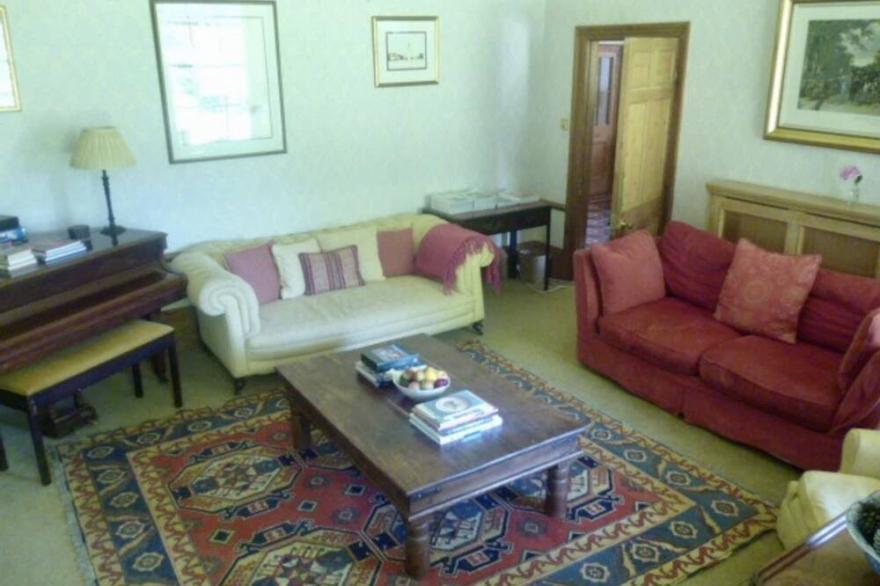 Charming Georgian Manor House, private garden, rural setting near Kingsbridge