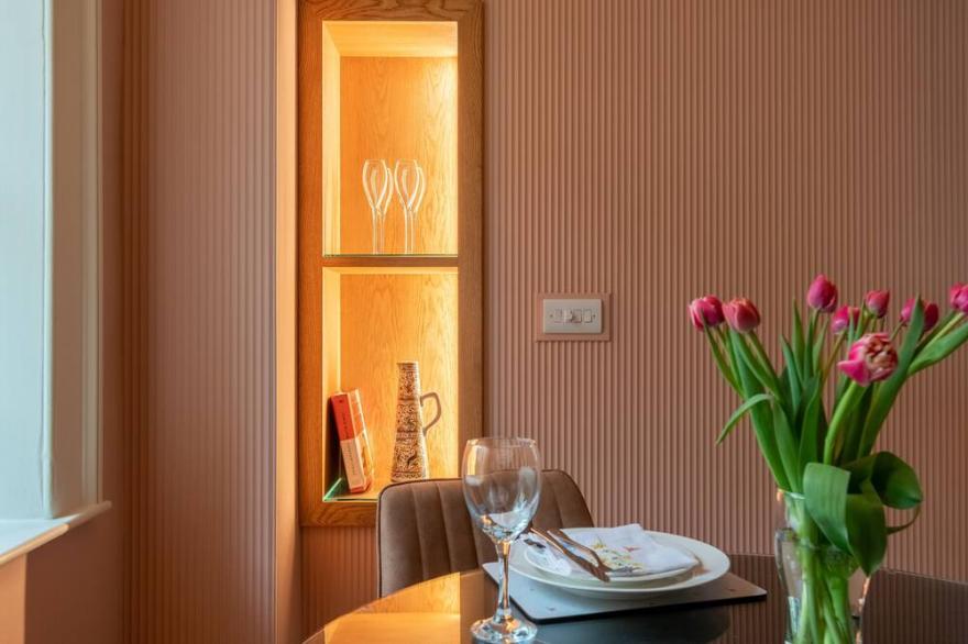 Stylish apartment with a terrace in the heart of classic Georgian Bath.