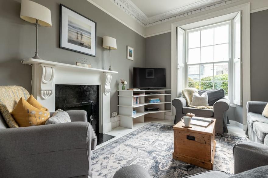Shearwater Cottage - Three Bedroom House, Sleeps 6