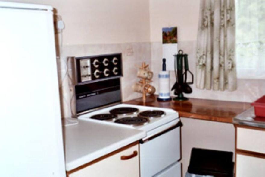 Charming Small Bungalow in Doniford Meadow