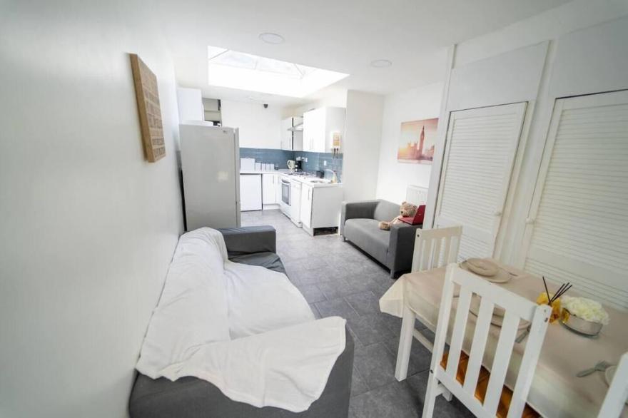 Stylish Studio for short term near UOB and City!