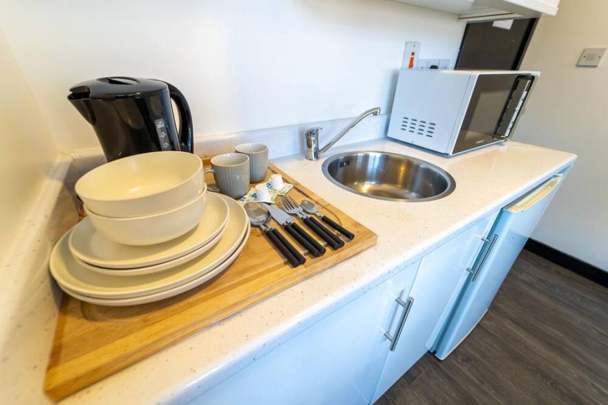 Modern Studio Close to city centre!