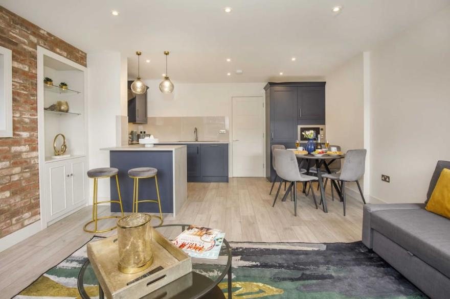 Bishopthorpe Road Luxury Apartments, sleeps 12