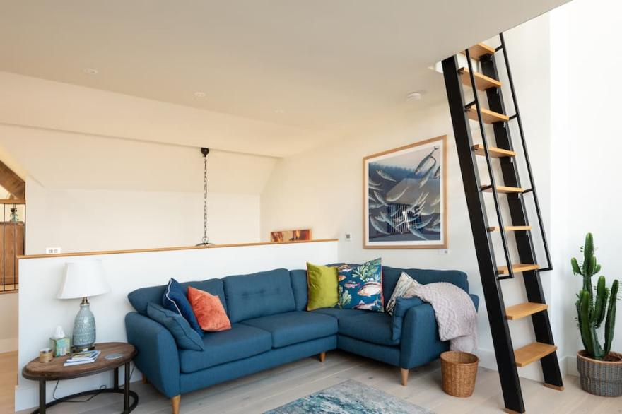 CHURCH ROOMS, character holiday cottage, with open fire in Port Isaac