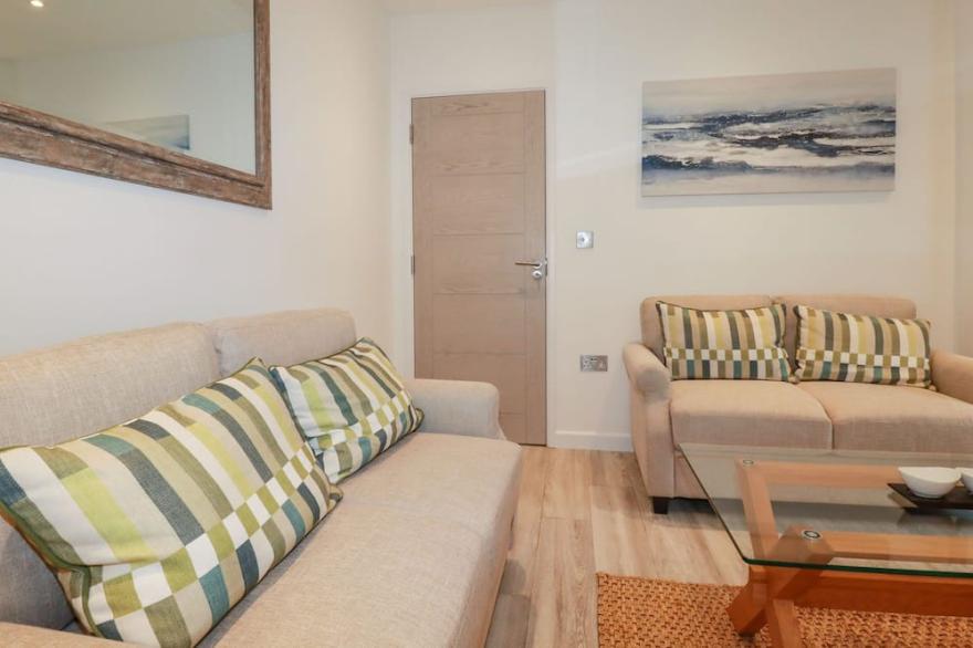 QUAY VIEW, pet friendly in Mevagissey