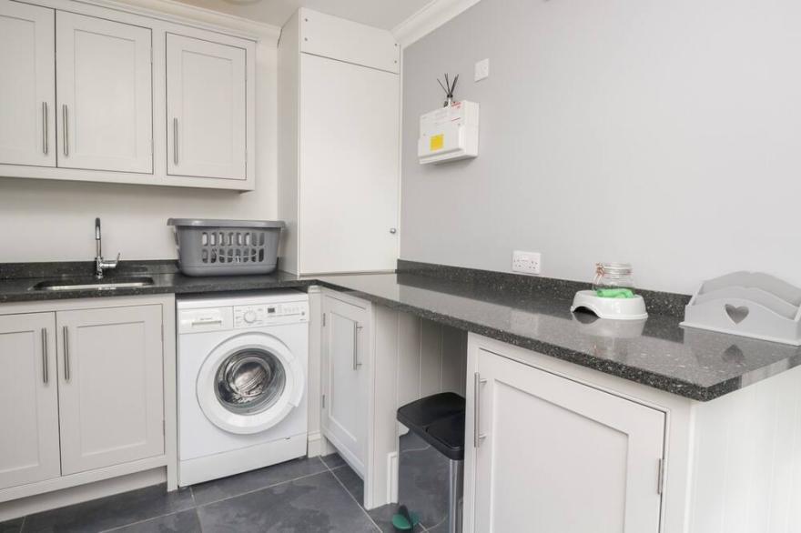 MILL END, pet friendly, luxury holiday cottage in Penrith