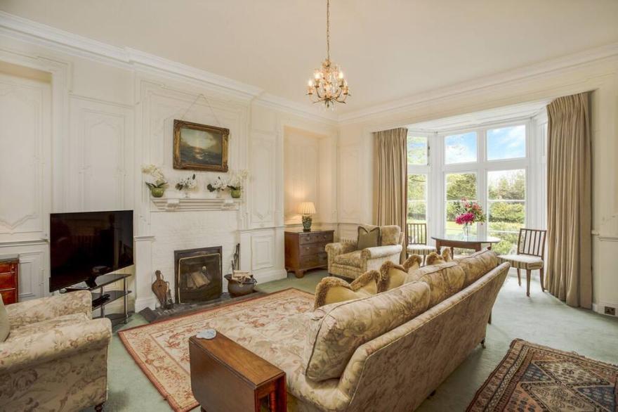 Gardens by the Sea - Eight Bedroom Villa, Sleeps 15