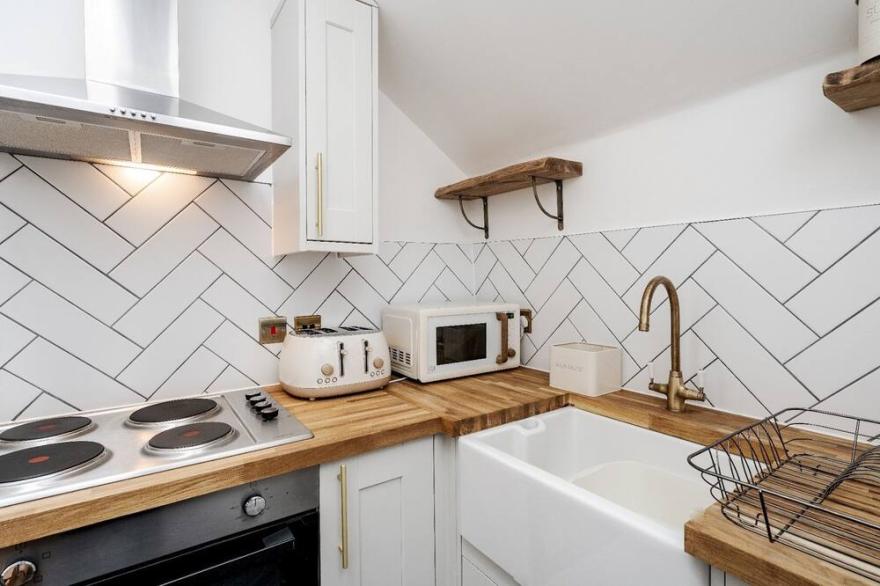 Stunning Central Flat| Pass The Keys
