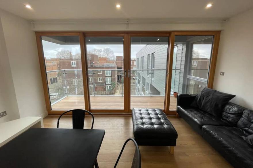 Peaceful 1BD Flat with Balcony - Bethnal Green