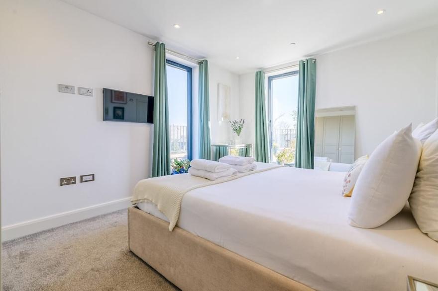 Penthouse With Views Of Alexandra Palace