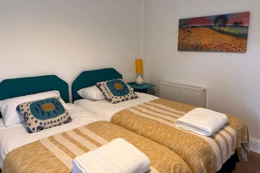 Berry View - Idyllic cosy cottage on berry farm