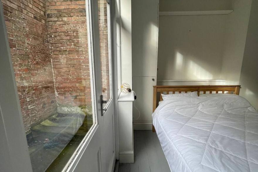 Spacious & Unique 1BD Flat - Bethnal Green