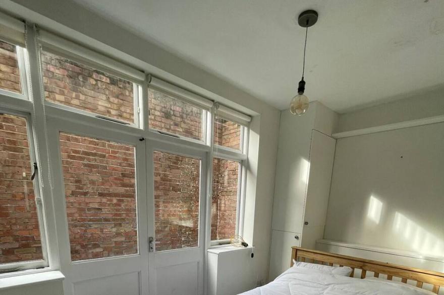 Spacious & Unique 1BD Flat - Bethnal Green
