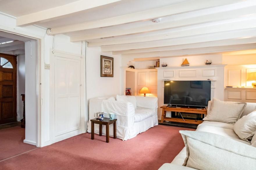 BOSKEWYS, family friendly, character holiday cottage in Rock