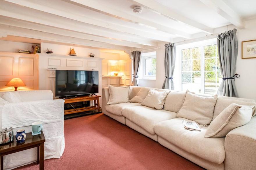 BOSKEWYS, family friendly, character holiday cottage in Rock