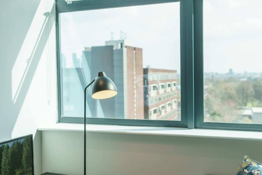 Modern Manchester Studio Near Old Trafford