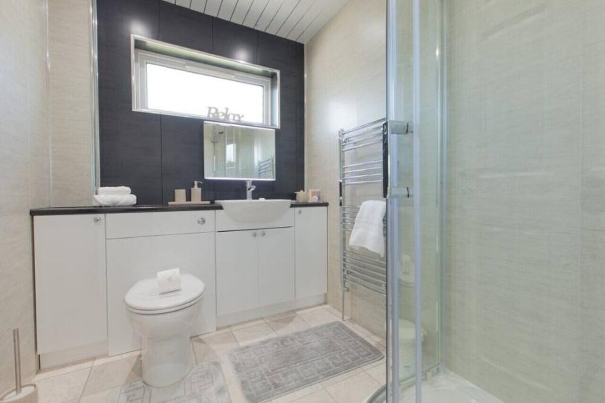 Super Prime City Centre Executive Apartment - Dunfermline