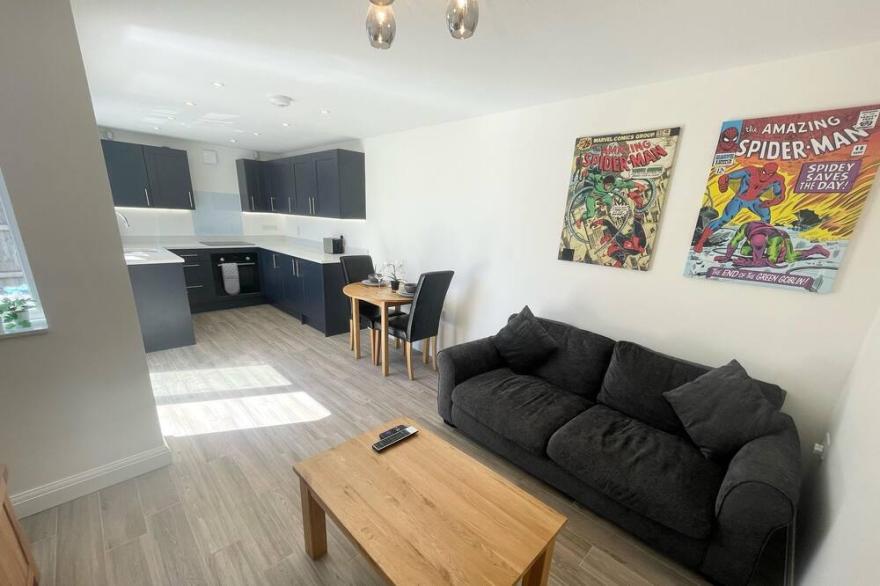 Beautiful Private Detached 1-Bed Bungalow