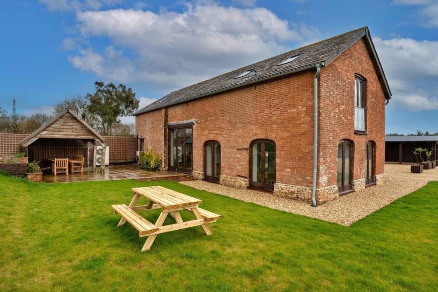 Stunning retreat for families and friends!