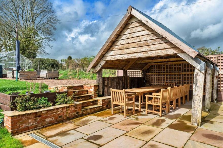 Stunning retreat for families and friends!