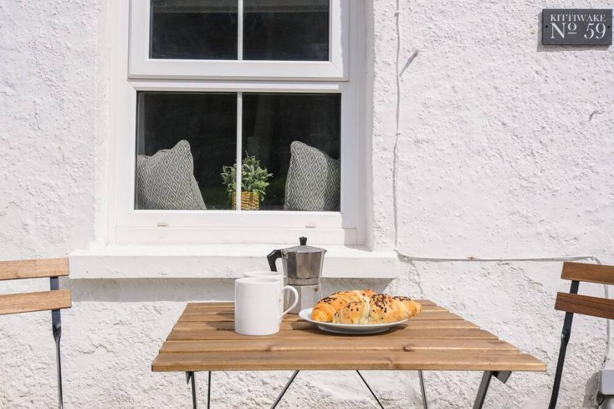 KITTIWAKE, pet friendly, character holiday cottage in Polruan