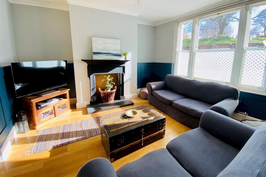 Pass the Keys | Superbly Located Handsome Georgian Townhouse