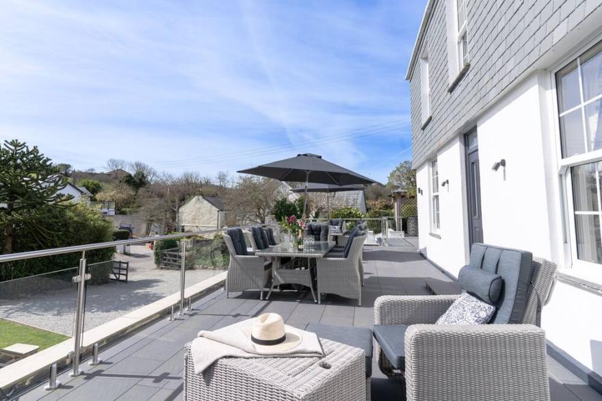 CHYVOUNDER, family friendly, luxury holiday cottage in St Agnes