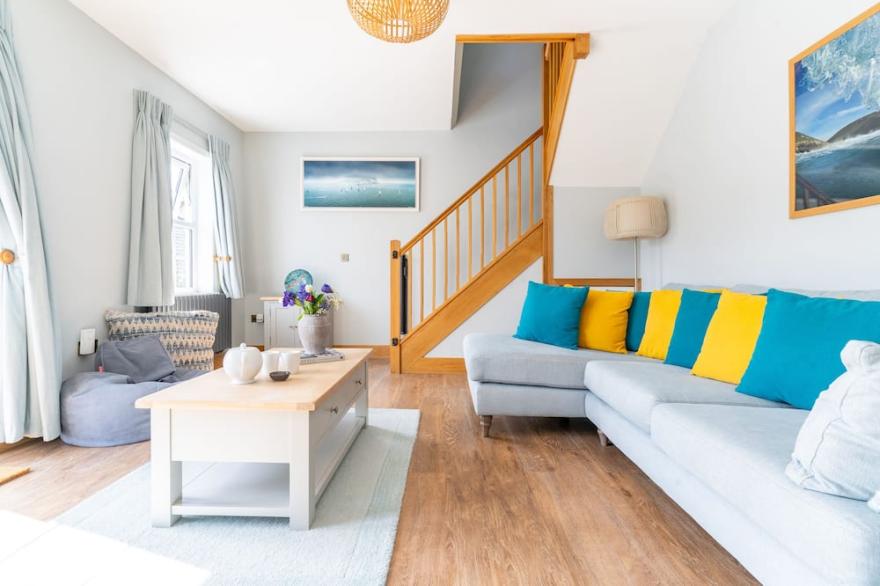 CHYVOUNDER, family friendly, luxury holiday cottage in St Agnes