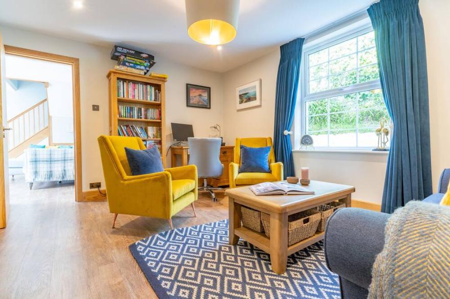 CHYVOUNDER, family friendly, luxury holiday cottage in St Agnes