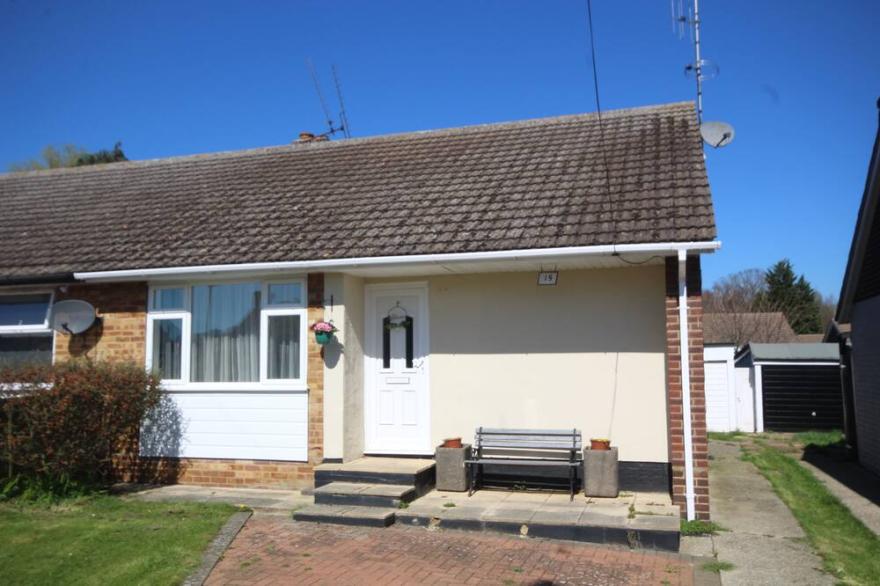 Cosy two bed bungalow in Hutton/ Brentwood - fast London connections