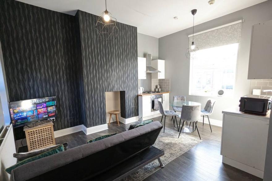 This aparthotel is a 2 bedroom(s), 1 bathrooms, located in Birmingham, England.