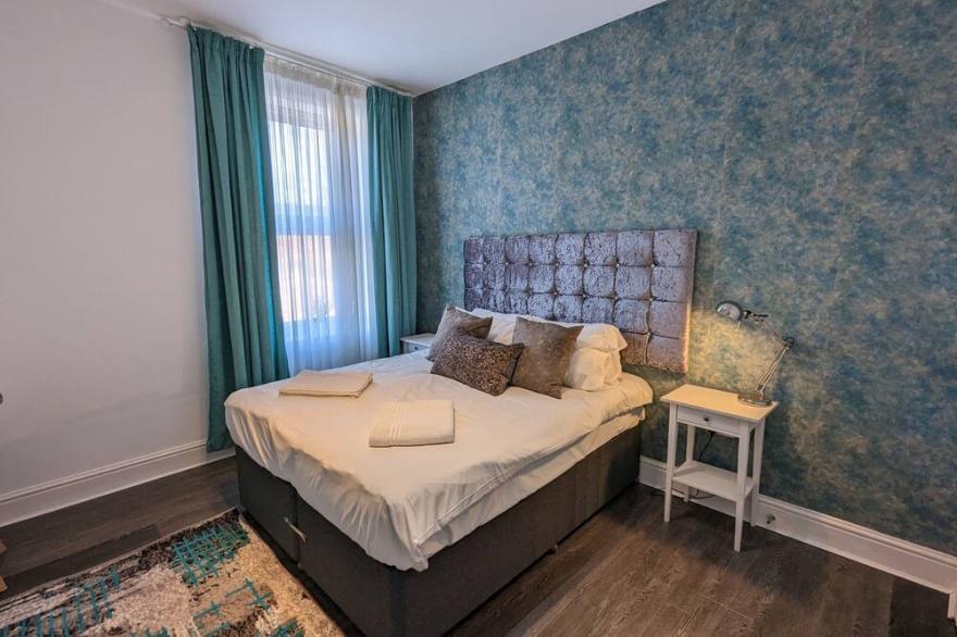 This aparthotel is a 2 bedroom(s), 1 bathrooms, located in Birmingham, England.