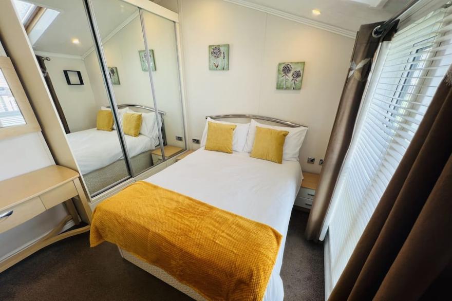 2 Bedroom Lodge TH35, Nodes Point, St Helens, Isle of Wight