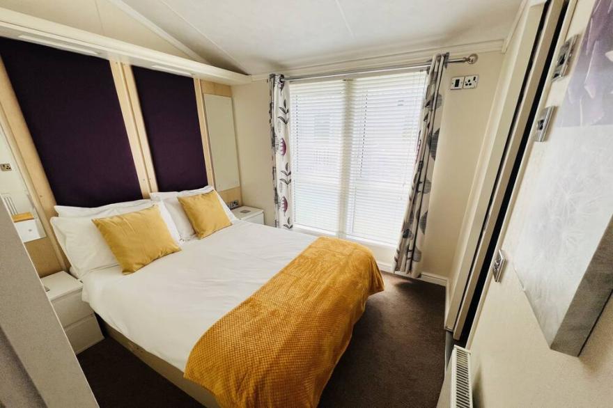 2 Bedroom Lodge TH35, Nodes Point, St Helens, Isle of Wight