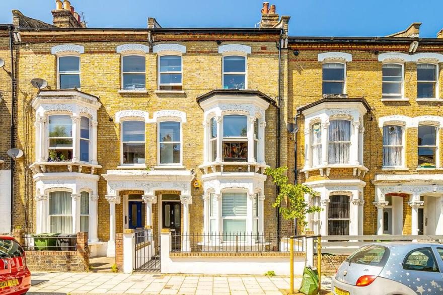 Affordable 2Bed1Bath flat, 5mins from Brixton Tube Station!