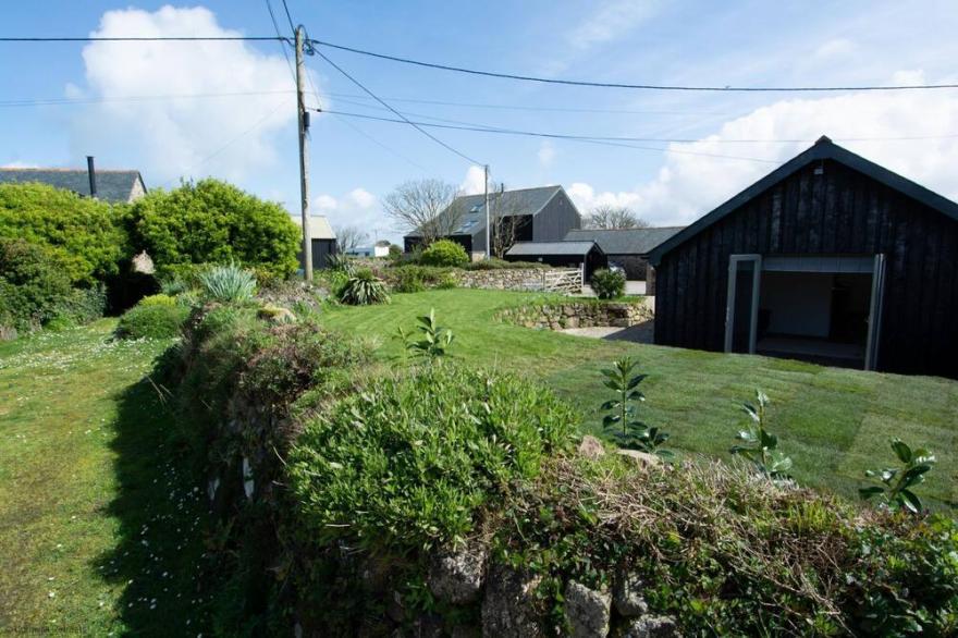 Foxglove Cottage is a delightful detached property set on the small but stunning grounds of a privat