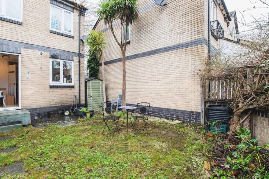 Pass the Keys | Cosy SE London house near tube line
