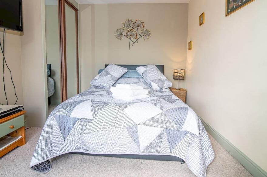 Pass the Keys | Elegant Home near Cotswolds