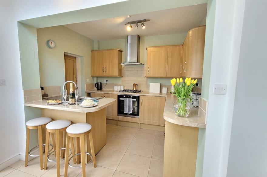 Colenso St - 2 bed by river & Bishy Road